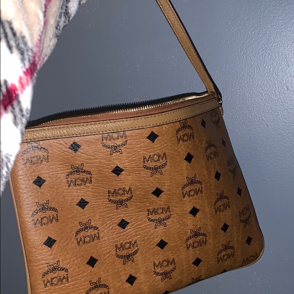 MEDIUM MCM CLUTCH